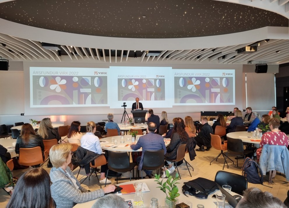 Guðmundur Ingi Guðbrandsson, félags- og vinnumarkaðsráðherra ávarpaði ársfundinn