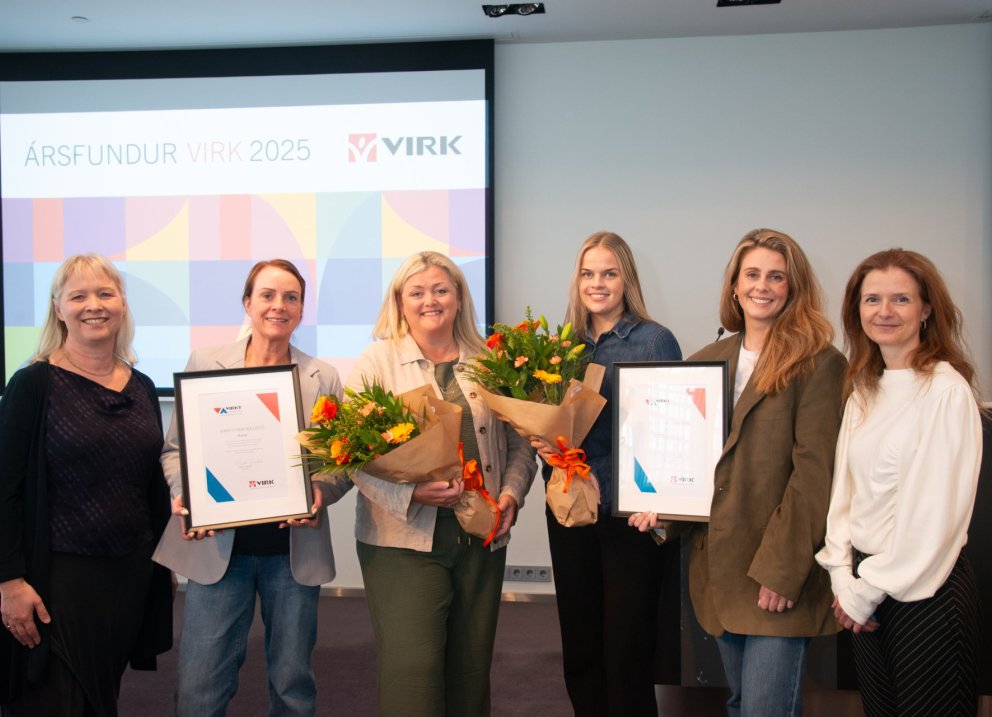 Vigdís forstjóri og Hrönn hópstjóri með fulltrúum Rafvers og Hrafnistu.