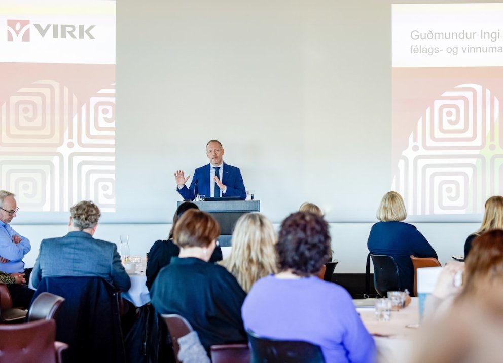 Guðmundur Ingi Guðbrandsson félags- og vinnumarkaðsráðherra ávarpaði ársfundinn.
