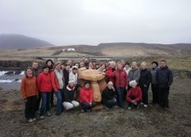 Ráðgjafar og starfsmenn VIRK hjá einu tröllinu í Fossatúni í Borgarfirði