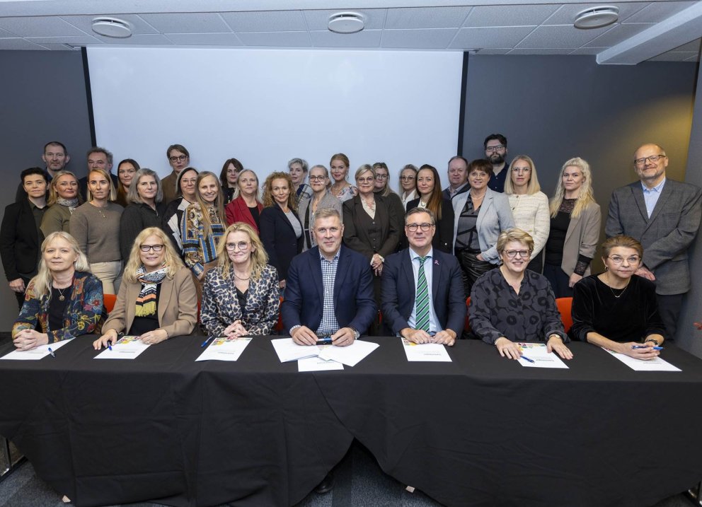 Frá undirritun samstarfssamningsins 31. október 2024 - Mynd: stjornarrad.is